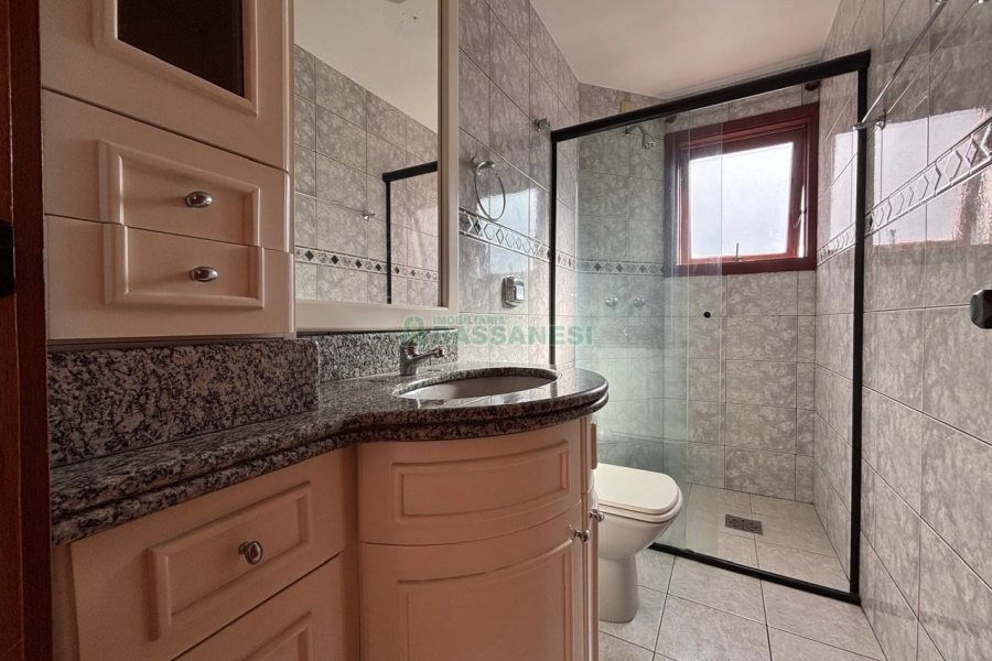 Apartamento com 145m², 3 dormitórios, 2 vagas, no bairro Panazzolo em Caxias do Sul para Alugar