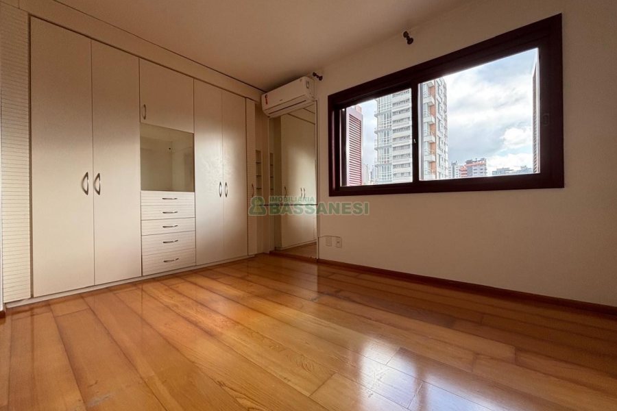 Apartamento com 145m², 3 dormitórios, 2 vagas, no bairro Panazzolo em Caxias do Sul para Alugar