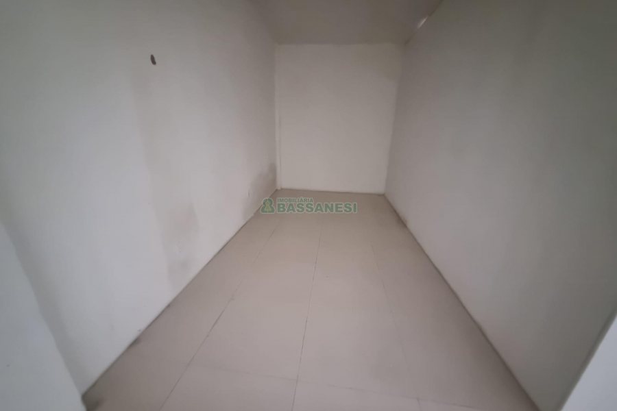 Loja com 220m², no bairro De Lazzer em Caxias do Sul para Alugar