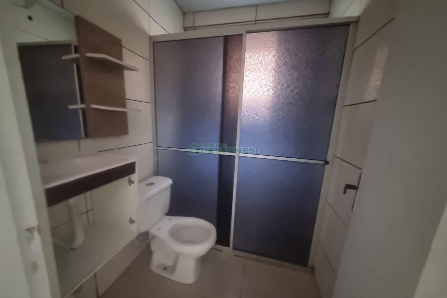 Loja com 220m², no bairro De Lazzer em Caxias do Sul para Alugar