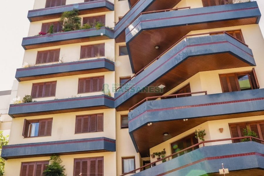 Apartamento com 295m², 3 dormitórios, 2 vagas, no bairro Panazzolo em Caxias do Sul para Comprar