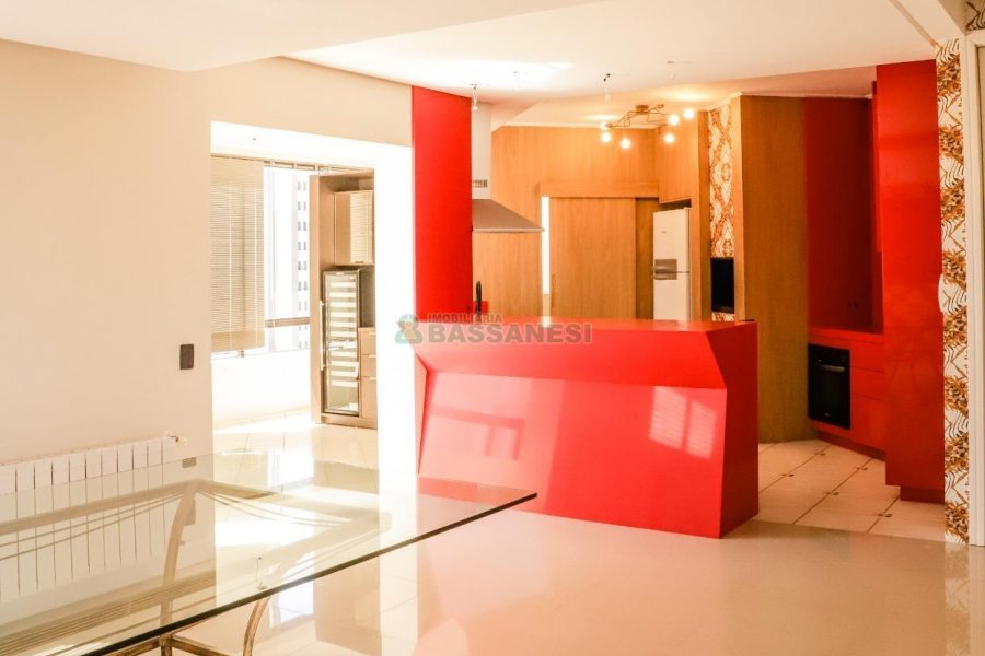 Apartamento com 295m², 3 dormitórios, 2 vagas, no bairro Panazzolo em Caxias do Sul para Comprar
