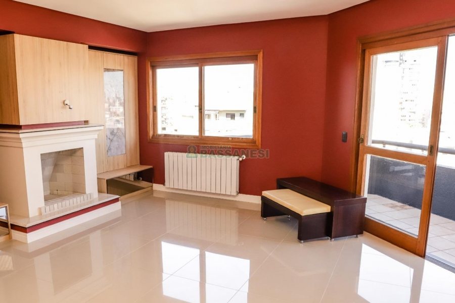 Apartamento com 295m², 3 dormitórios, 2 vagas, no bairro Panazzolo em Caxias do Sul para Comprar