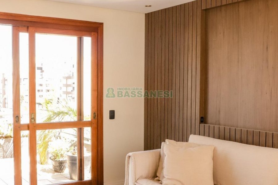Apartamento com 295m², 3 dormitórios, 2 vagas, no bairro Panazzolo em Caxias do Sul para Comprar