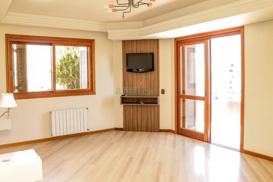 Apartamento com 295m², 3 dormitórios, 2 vagas, no bairro Panazzolo em Caxias do Sul para Comprar