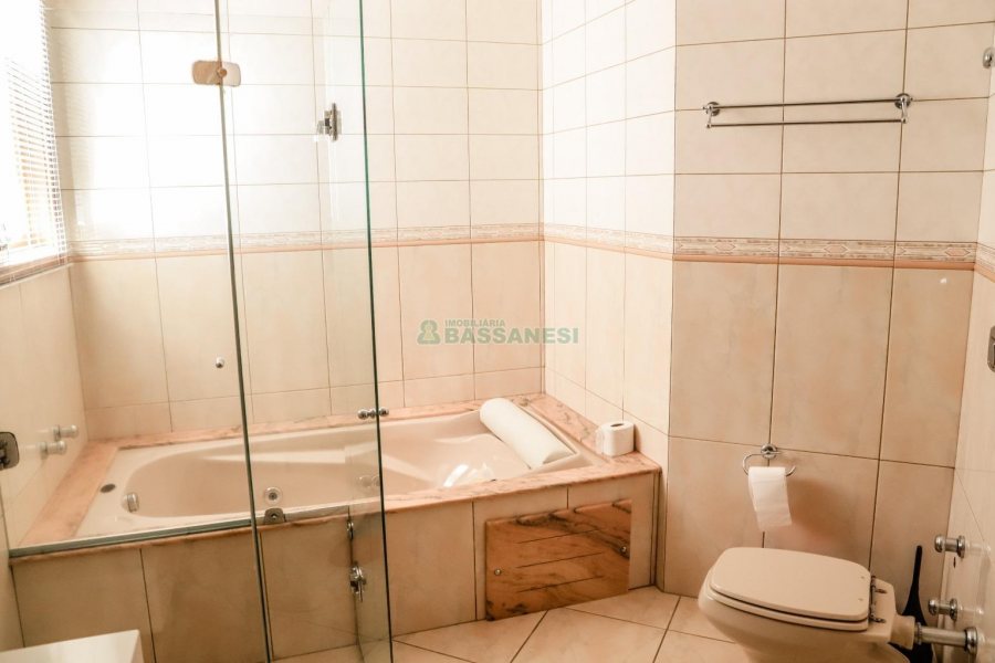 Apartamento com 295m², 3 dormitórios, 2 vagas, no bairro Panazzolo em Caxias do Sul para Comprar