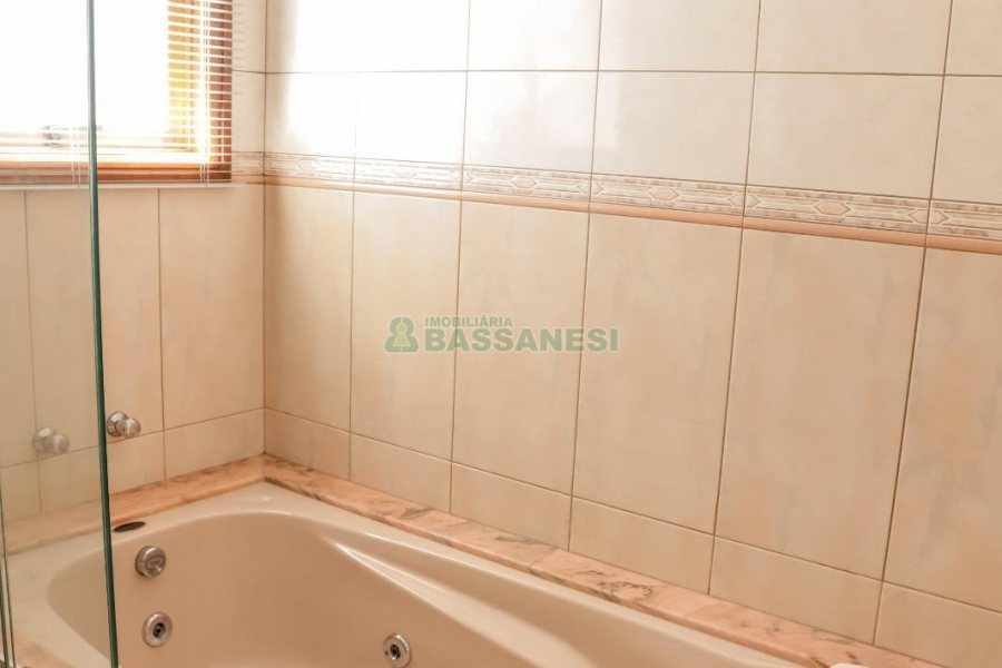 Apartamento com 295m², 3 dormitórios, 2 vagas, no bairro Panazzolo em Caxias do Sul para Comprar