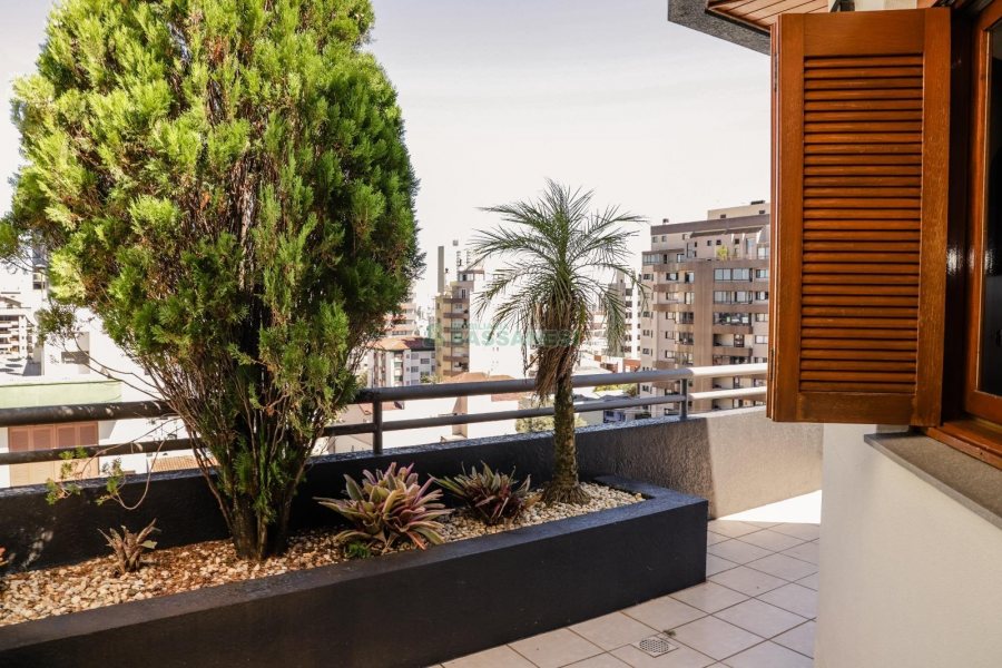 Apartamento com 295m², 3 dormitórios, 2 vagas, no bairro Panazzolo em Caxias do Sul para Comprar