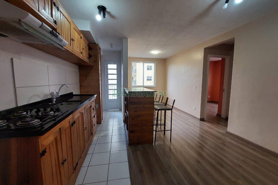 Apartamento com 52m², 2 dormitórios, 1 vaga, no bairro De Zorzi em Caxias do Sul para Alugar