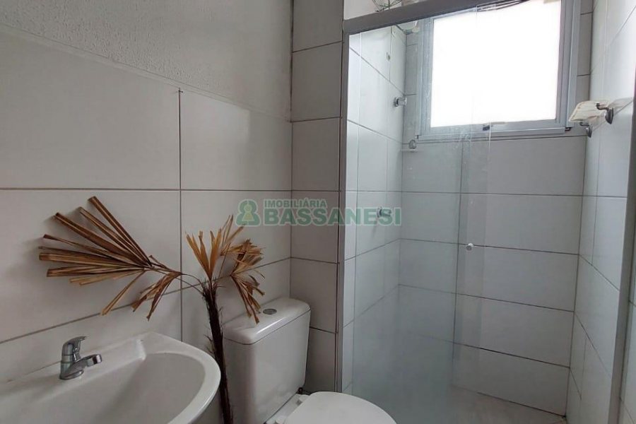 Apartamento com 52m², 2 dormitórios, 1 vaga, no bairro De Zorzi em Caxias do Sul para Alugar