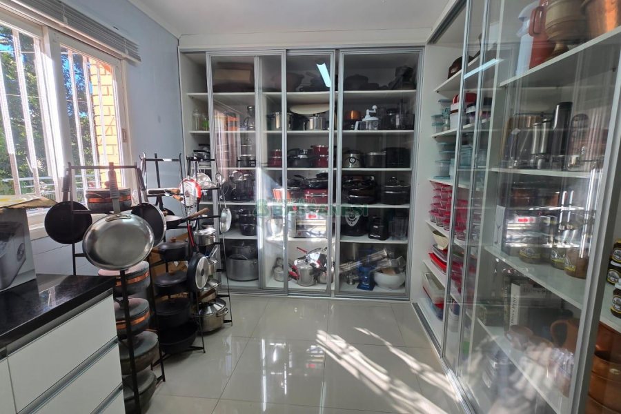 Chácara com 540m², 4 dormitórios, 1 vaga, no bairro Samuara em Caxias do Sul para Comprar