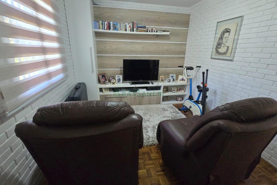 Chácara com 540m², 4 dormitórios, 1 vaga, no bairro Samuara em Caxias do Sul para Comprar
