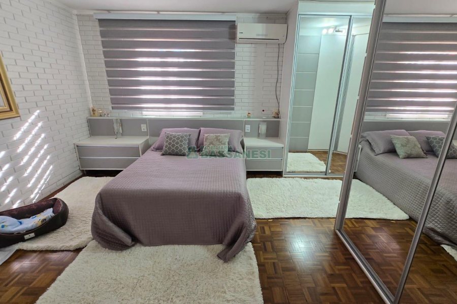 Chácara com 540m², 4 dormitórios, 1 vaga, no bairro Samuara em Caxias do Sul para Comprar
