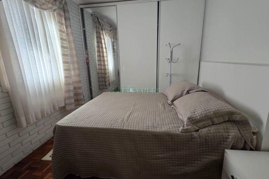 Chácara com 540m², 4 dormitórios, 1 vaga, no bairro Samuara em Caxias do Sul para Comprar