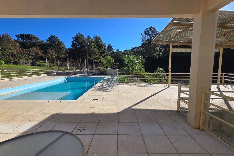 Chácara com 540m², 4 dormitórios, 1 vaga, no bairro Samuara em Caxias do Sul para Comprar