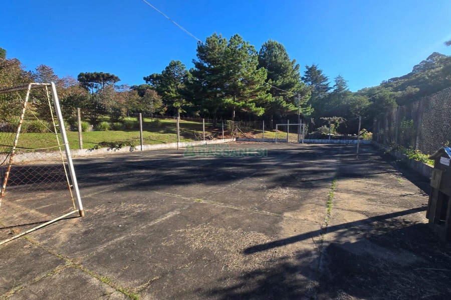 Chácara com 540m², 4 dormitórios, 1 vaga, no bairro Samuara em Caxias do Sul para Comprar