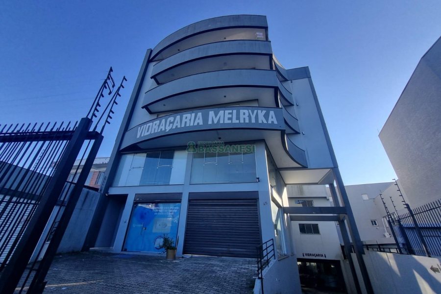 Apartamento com 250m², 4 dormitórios, 2 vagas, no bairro Sagrada Família em Caxias do Sul para Alugar