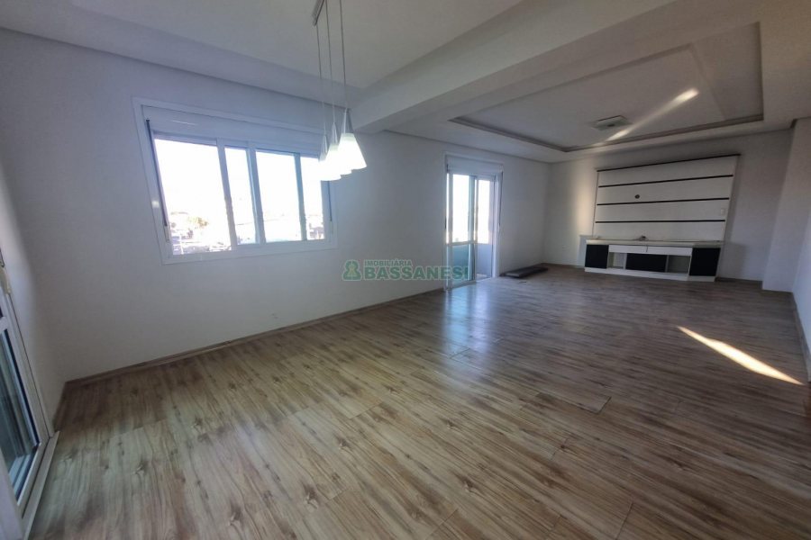 Apartamento com 250m², 4 dormitórios, 2 vagas, no bairro Sagrada Família em Caxias do Sul para Alugar