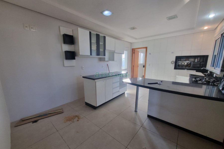 Apartamento com 250m², 4 dormitórios, 2 vagas, no bairro Sagrada Família em Caxias do Sul para Alugar