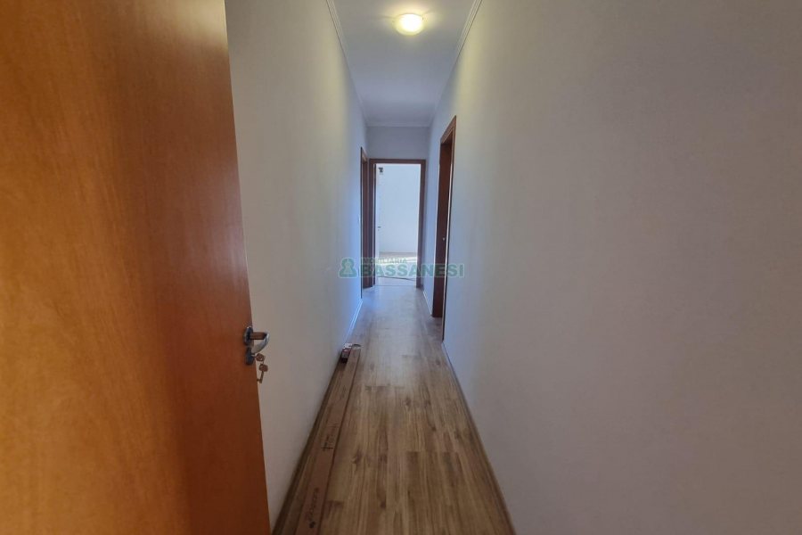Apartamento com 250m², 4 dormitórios, 2 vagas, no bairro Sagrada Família em Caxias do Sul para Alugar