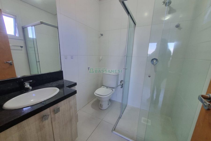 Apartamento com 250m², 4 dormitórios, 2 vagas, no bairro Sagrada Família em Caxias do Sul para Alugar