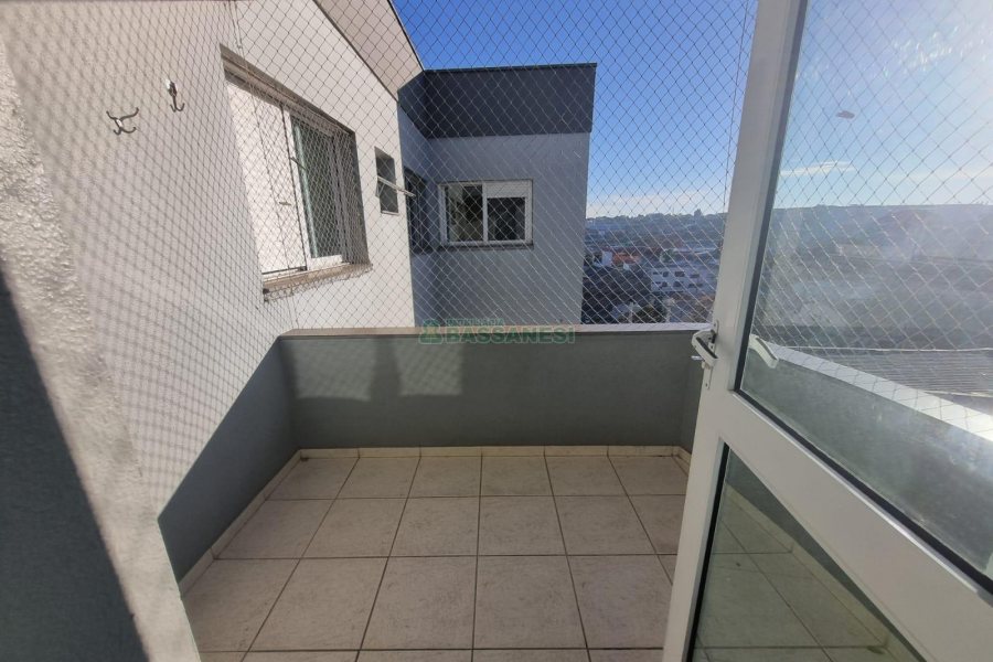 Apartamento com 250m², 4 dormitórios, 2 vagas, no bairro Sagrada Família em Caxias do Sul para Alugar
