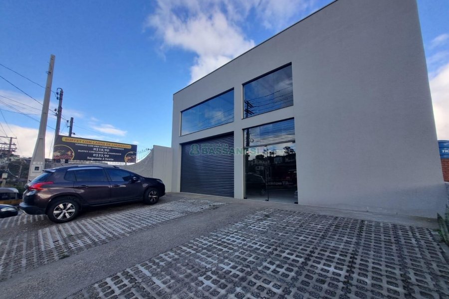 Loja com 230m², no bairro Planalto em Caxias do Sul para Alugar