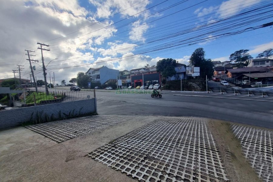 Loja com 230m², no bairro Planalto em Caxias do Sul para Alugar
