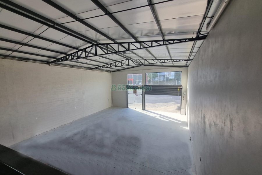 Loja com 230m², no bairro Planalto em Caxias do Sul para Alugar