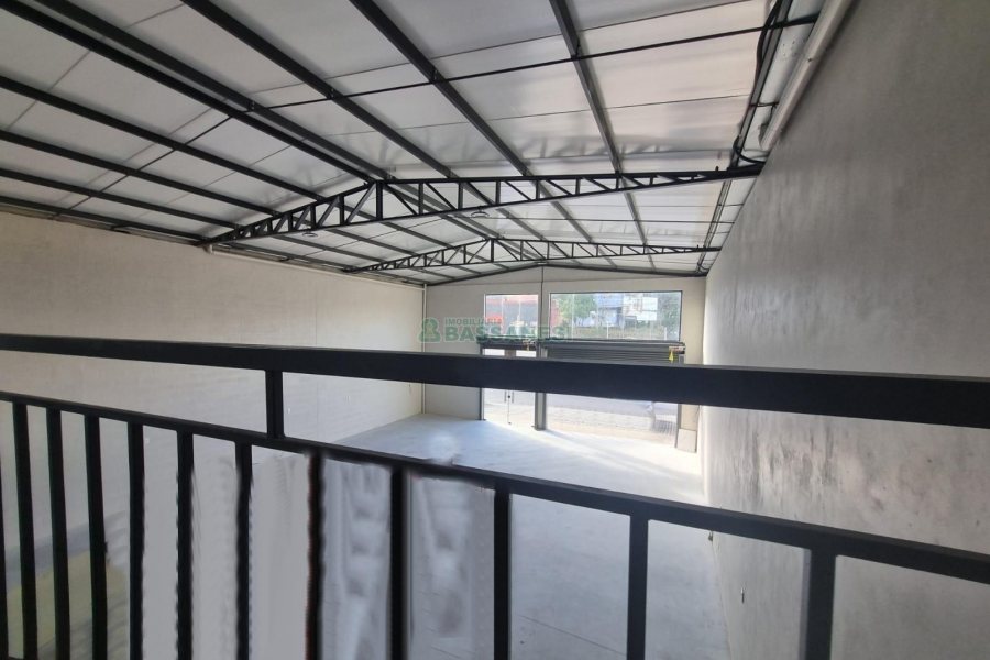 Loja com 230m², no bairro Planalto em Caxias do Sul para Alugar