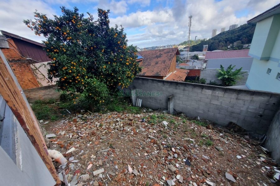 Loja com 230m², no bairro Planalto em Caxias do Sul para Alugar