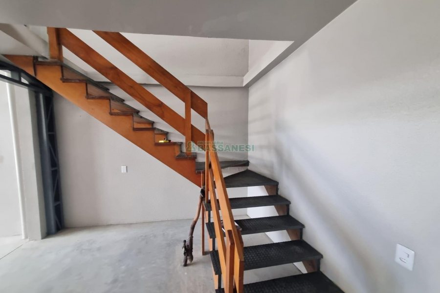 Loja com 230m², no bairro Planalto em Caxias do Sul para Alugar