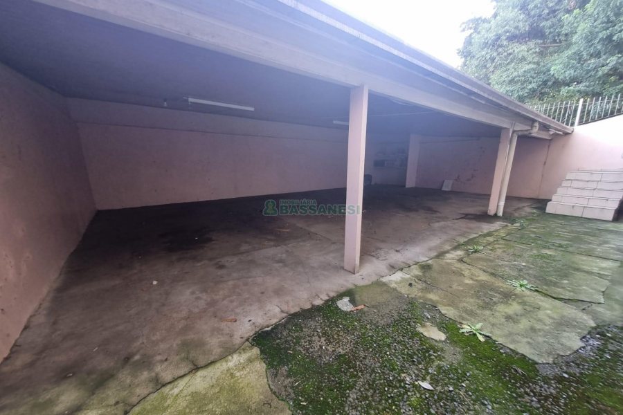 Casa, 4 dormitórios, 2 vagas, no bairro Lourdes em Caxias do Sul para Alugar