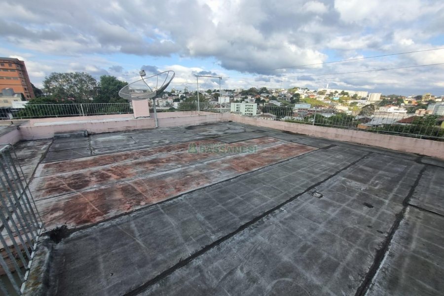 Casa, 4 dormitórios, 2 vagas, no bairro Lourdes em Caxias do Sul para Alugar