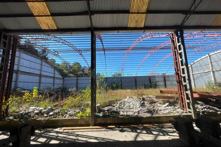 Pavilhão com 6429m², no bairro Nossa Senhora de Fátima em Caxias do Sul para Comprar