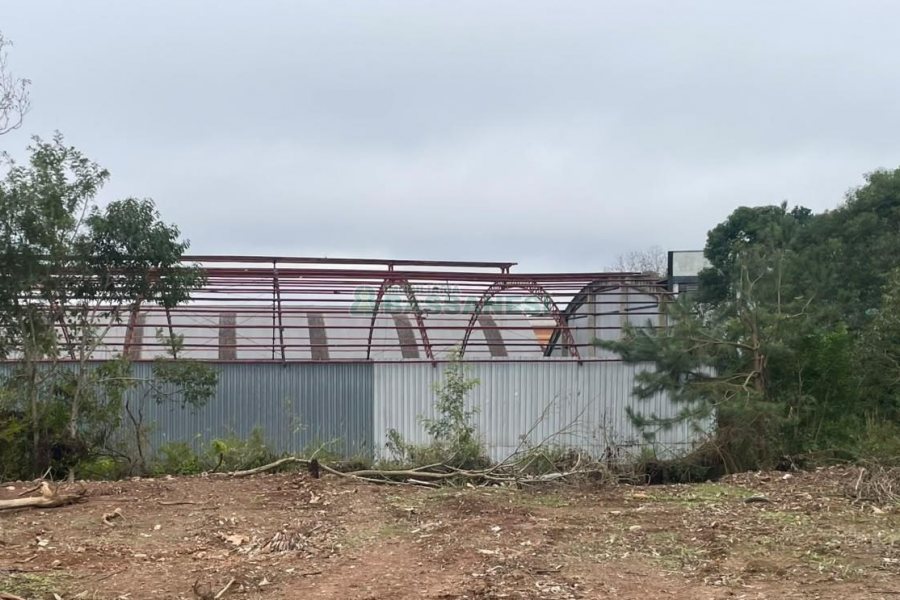 Pavilhão com 6429m², no bairro Nossa Senhora de Fátima em Caxias do Sul para Comprar