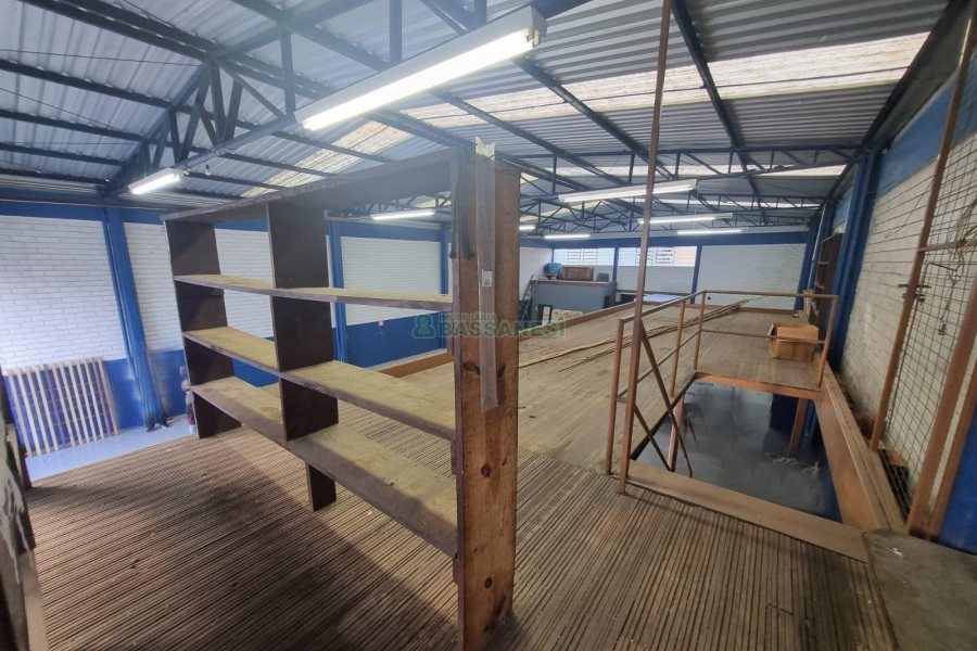 Pavilhão com 325m², no bairro Bela Vista em Caxias do Sul para Alugar