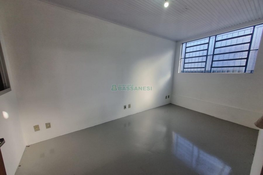 Pavilhão com 325m², no bairro Bela Vista em Caxias do Sul para Alugar