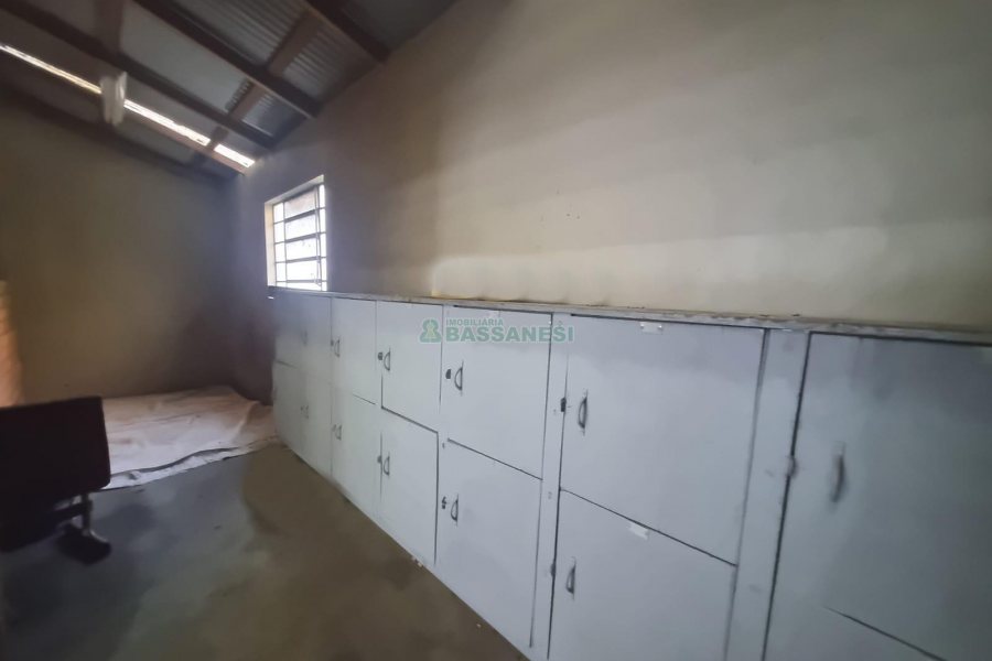 Pavilhão com 325m², no bairro Bela Vista em Caxias do Sul para Alugar