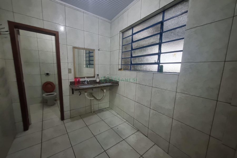 Pavilhão com 325m², no bairro Bela Vista em Caxias do Sul para Alugar
