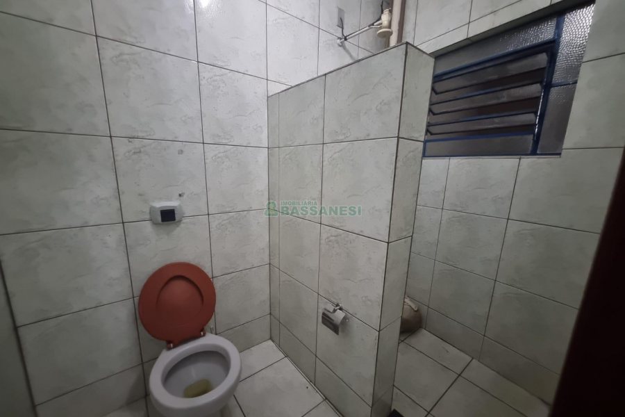 Pavilhão com 325m², no bairro Bela Vista em Caxias do Sul para Alugar