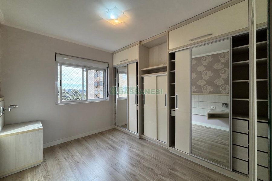 Apto Mobiliado com 72m², 2 dormitórios, 1 vaga, no bairro Universitário em Caxias do Sul para Alugar