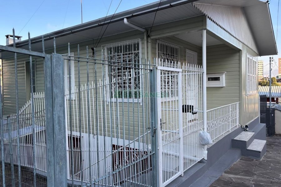 Casa com 92m², 3 dormitórios, no bairro Rio Branco em Caxias do Sul para Alugar