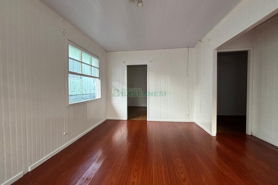 Casa com 92m², 3 dormitórios, no bairro Rio Branco em Caxias do Sul para Alugar
