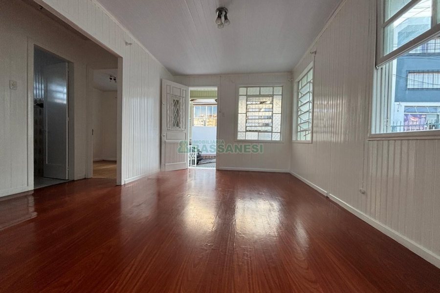 Casa com 92m², 3 dormitórios, no bairro Rio Branco em Caxias do Sul para Alugar