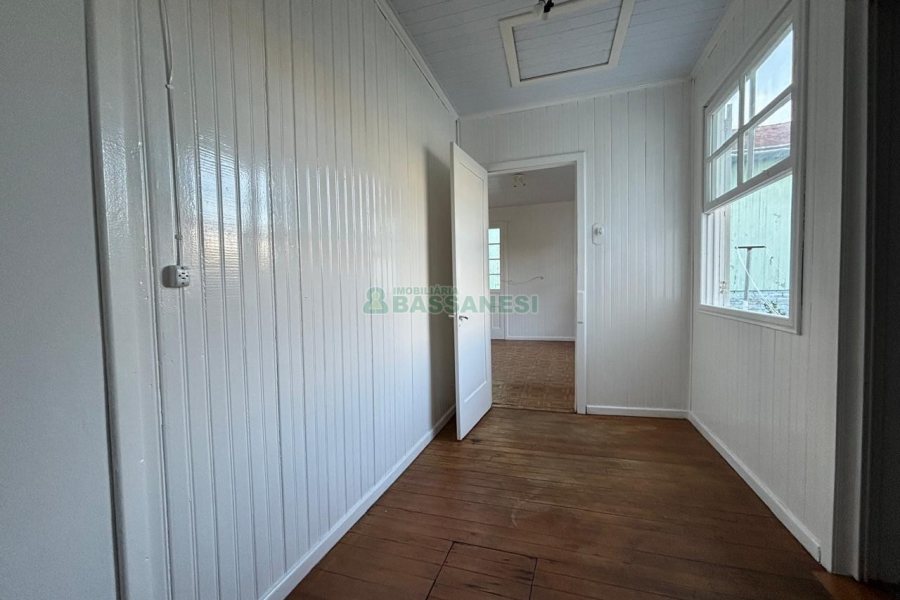 Casa com 92m², 3 dormitórios, no bairro Rio Branco em Caxias do Sul para Alugar