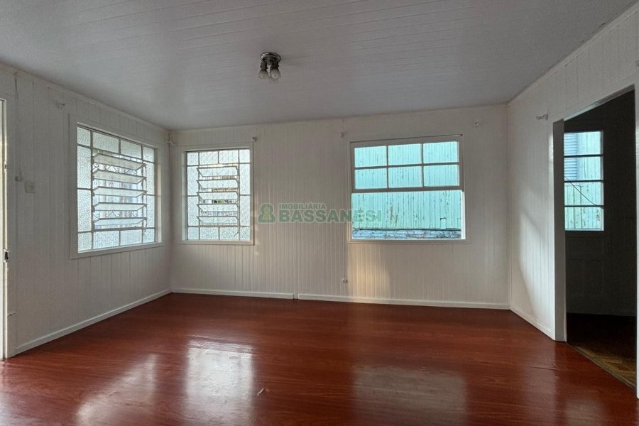 Casa com 92m², 3 dormitórios, no bairro Rio Branco em Caxias do Sul para Alugar