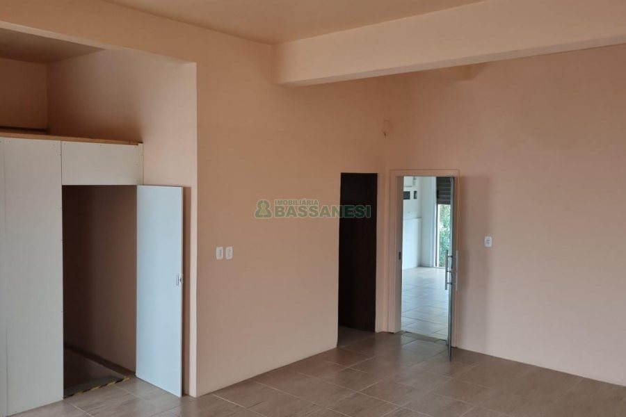 Loja com 320m², no bairro Rio Branco em Caxias do Sul para Alugar