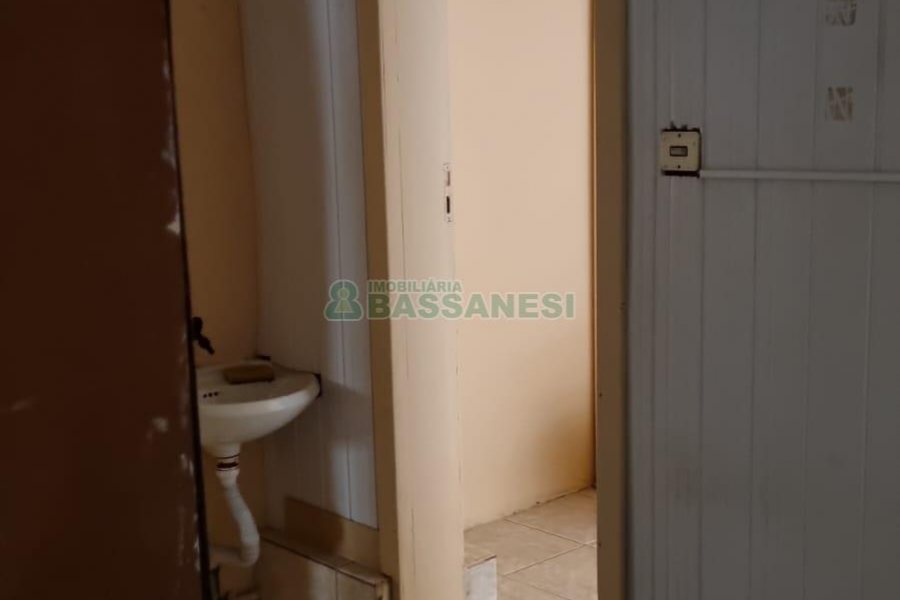 Loja com 320m², no bairro Rio Branco em Caxias do Sul para Alugar