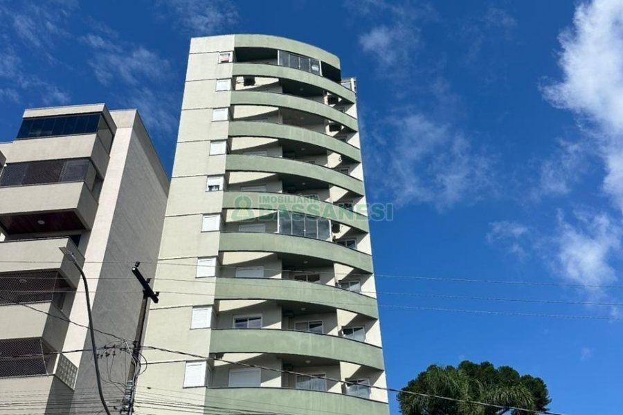 Apartamento com 59m², 2 dormitórios, 1 vaga, no bairro Centro em Caxias do Sul para Comprar